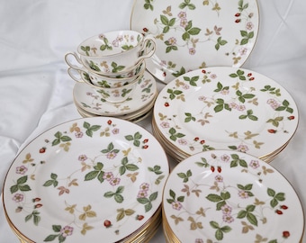 Vintage Wedgwood Bone China Dinner and Tea Items - Wild Strawberry Pattern  -  R4406,  Choose from Drop Down Menu