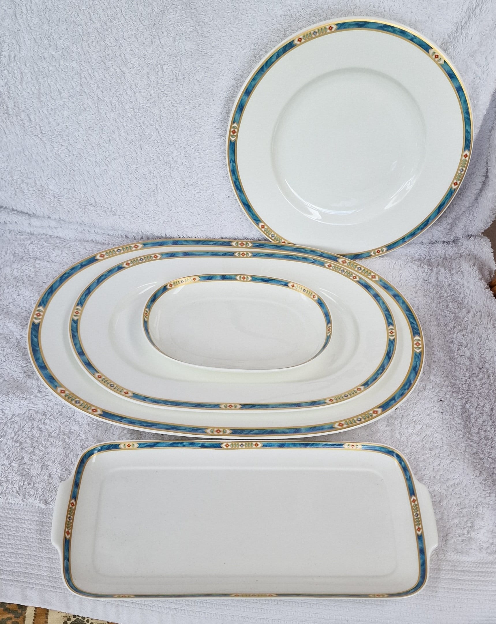 ★新品未使用★Villeroy & Boch ツイストレアガラスプレート大皿 ☆新品未使用☆Villeroy & Boch ツイストレアガラスプレート大皿