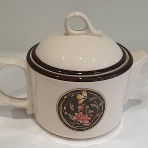 Wedgwood stor tekanna från Mikado, ugn till bord