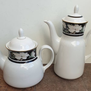 Bule e cafeteira grandes de porcelana Royal Doulton - Padrão de intriga Escolha no menu suspenso.
