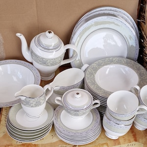 Noritake Porzellan - Tee und Abendessen - Sanderville 4789 Muster. Aus der New Lineage II Kollektion - Wählen Sie aus dem Dropdown-Menü.
