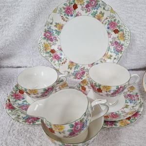 Vintage Shelley Bone China Teeartikel - Helles Blumen Design. - Wählen Sie aus dem Dropdown-Menü