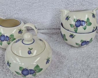 Seta au lait et au sucre en porcelaine fine Royal Doulton - Motif myrtille. Choisissez dans le menu déroulant