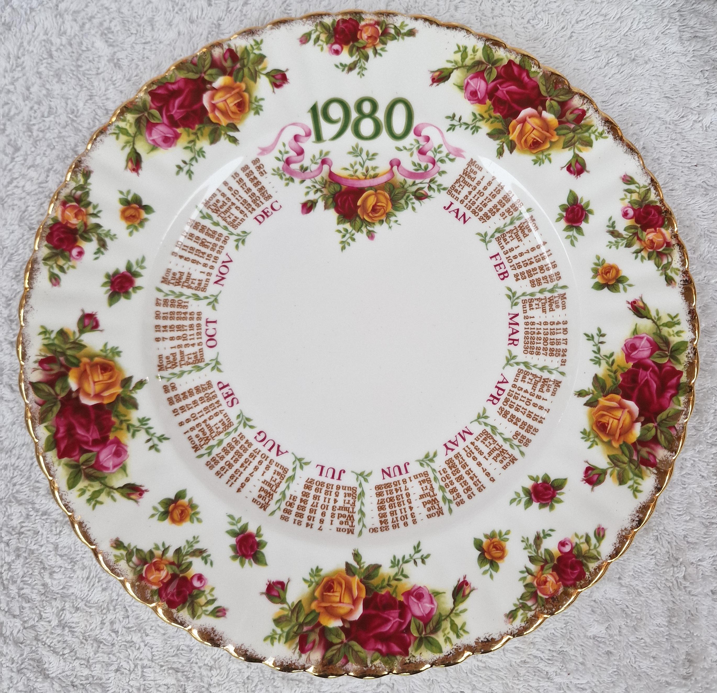 Royal Albert Fine bone china Calender Plate  in the popular Old Country Roses pattern.  1980