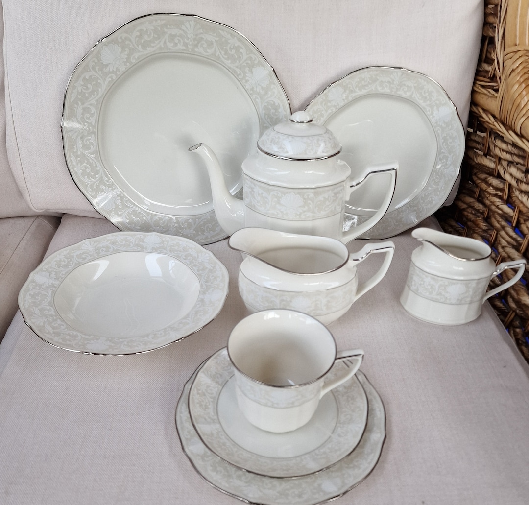 Noritake Ivory China　 プレート5点セット Amazon.co.jp: ノリタケ エンボスホワイト 24cmプレート 5枚 皿