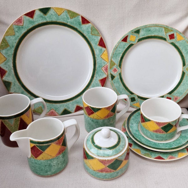 Articles pour le dîner, le déjeuner et le thé en porcelaine fine de Royal Doulton - Motif Japora