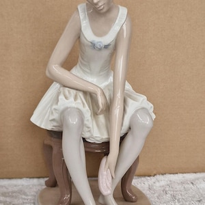 Lladro sitting ballerina - Etsy 日本