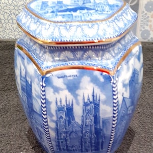 Wade for Ringtons 6 Sided Tea Caddy  -  Cathedrals