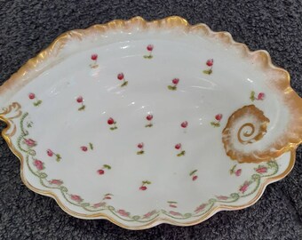 ジョージジョーンズ・クレッセント　イギリスアンティーク　手付プレート　小薔薇　皿 ジョージジョーンズ クレッセント 薔薇のつぼみ アンティーク