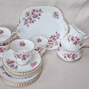 Artículos de té de porcelana china Royal Windsor vintage: diseño de pequeñas rosas rosadas (elija en el menú desplegable)