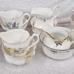Auswahl an Vintage English Bone China Mismatched Milch und Zucker Sets - Set 3 - Bitte wählen Sie aus dem Dropdown-Menü