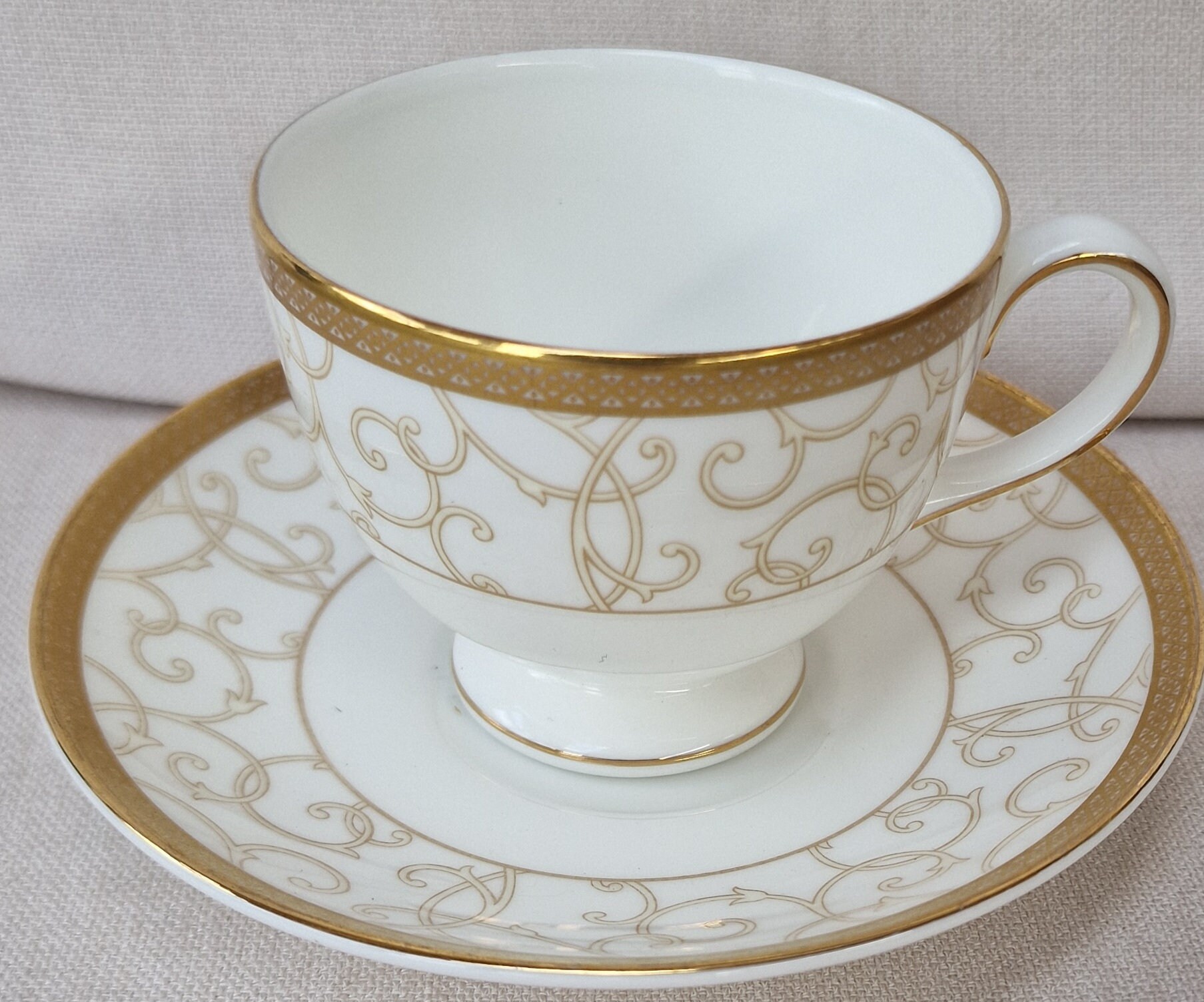WEDGEWOOD CELESTIAL GOLD プレート2枚セット Wedgwood Celestial Gold | Sale ends 31st October | Chinasearch