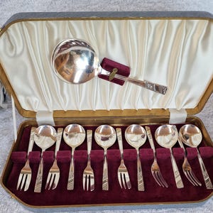 Vintage Viners Cutlery Set - Etsy