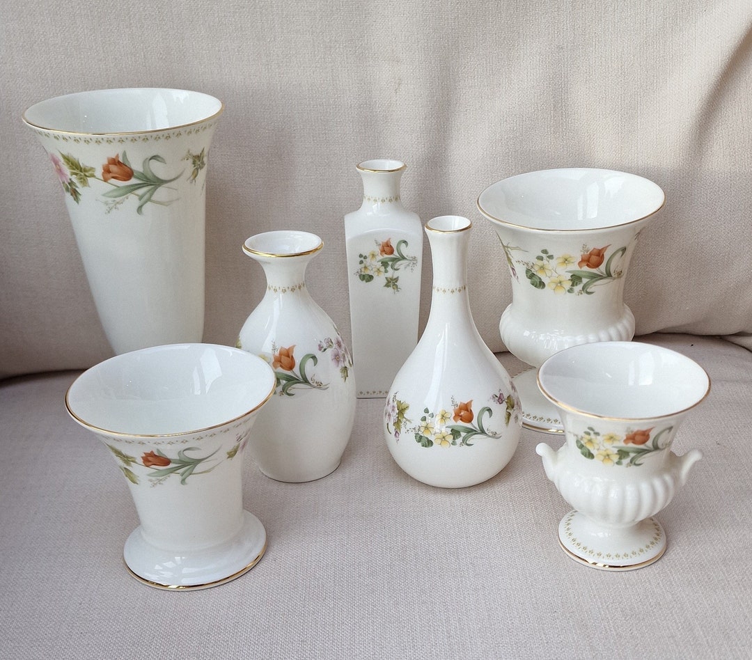 ヴィンテージ ウェッジウッド ミラベル アイテム - 様々な花瓶 - Etsy 日本
