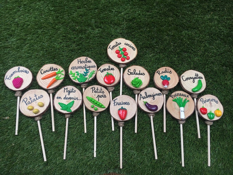 Rondin de bois avec légumes/fruits en fimo pour votre jardin VENDU À LUNITÉ sur commande image 1