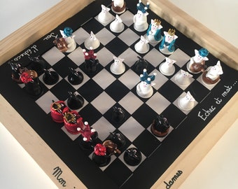 Jeu d'échecs et de dames en fimo "les chats blancs contre les chats noirs" et les donuts -