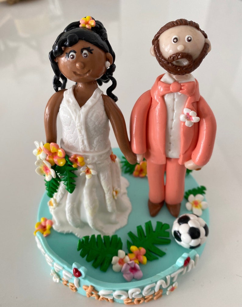 Bride and groom figurines for cake/mounted cake in fimo to order only image 4