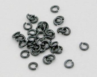LR733GUN. 1 GR of silver finish plated brass GUN metal rings.