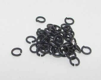 1 g of silver finish plated rings black matte LR636MAT.