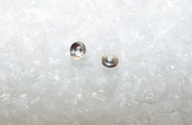 Money first. Set of 2 cups 6223747 caps smooth silver 4.5 mm