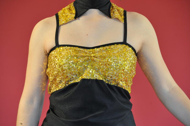 shiny fabrics in lycra veil and gold sequins image 2