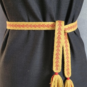 Tablet weven riem, tablet geweven RIEM, accessoires, kaart weven, middeleeuwse riem, handgemaakt, middeleeuwse kostuums. Geelrode riem. Vikingriem.