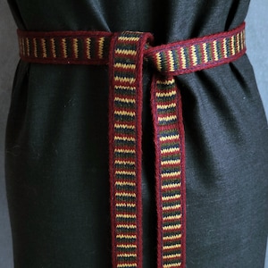 Hand Woven Wool Baltic Belt: Traditional Tablet Weave Waistband