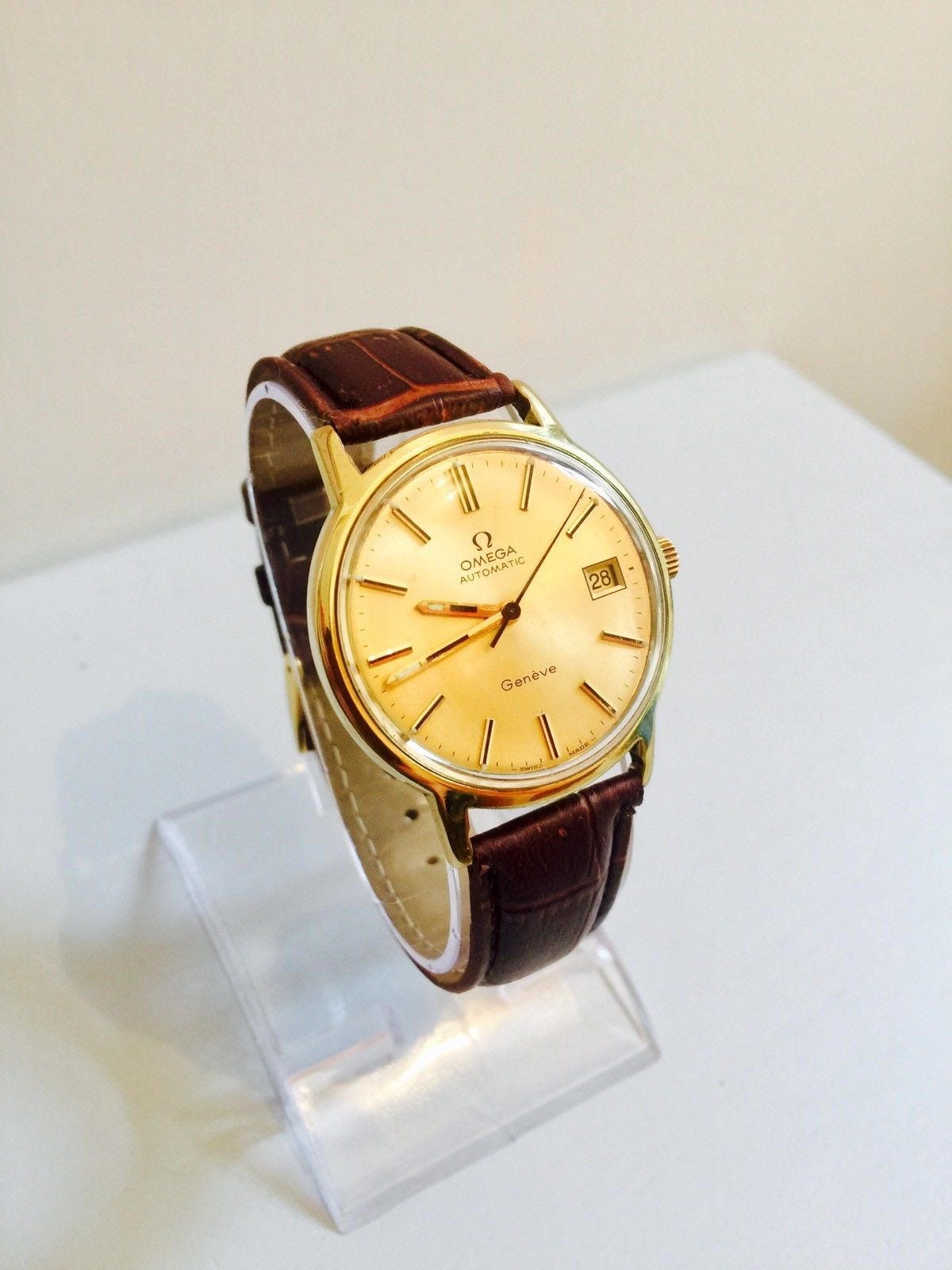 Omega Vintage 1970s Mens Geneve Automatic gents gold watch cal 1020