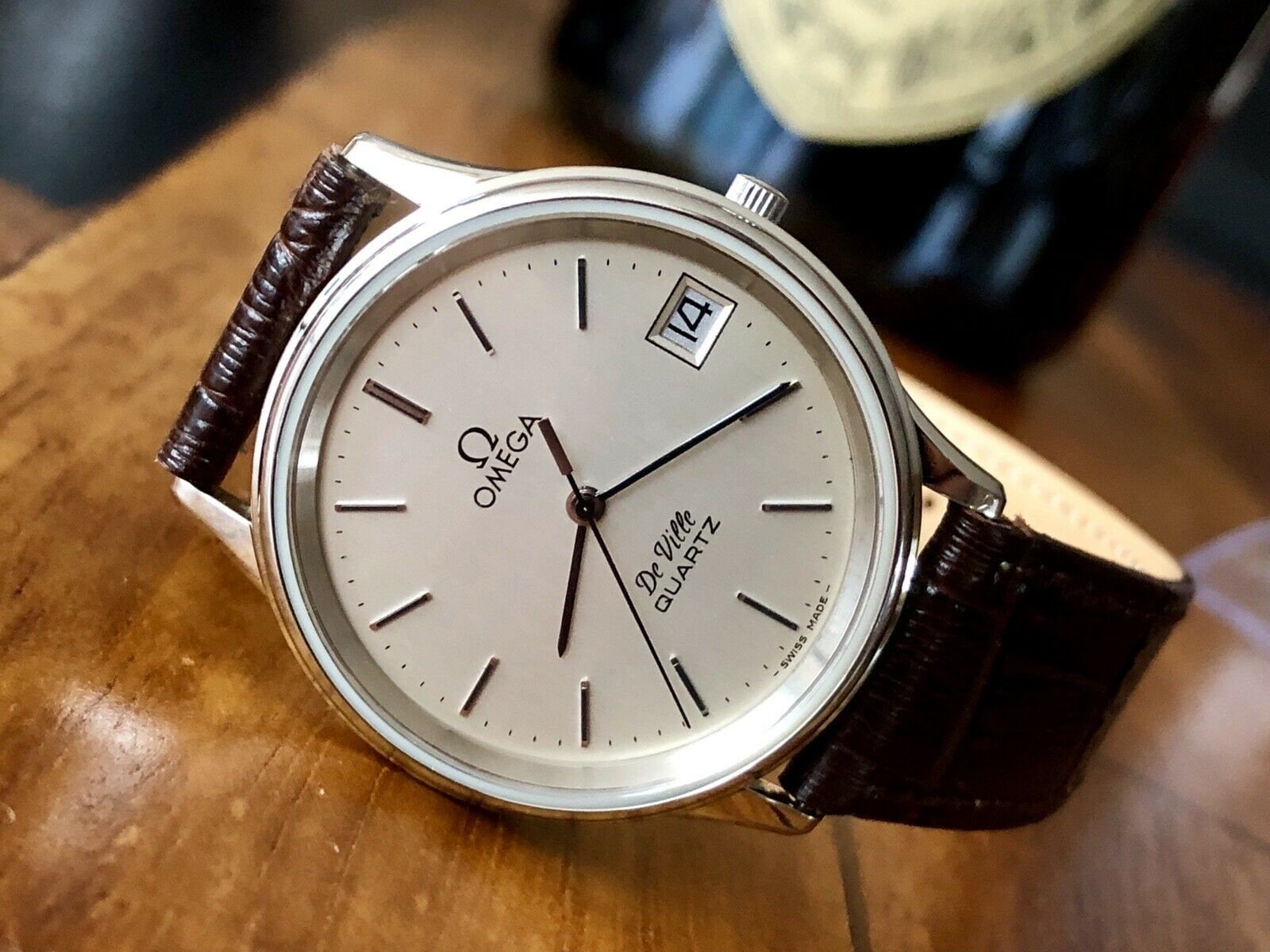 omega de ville 1332 quartz