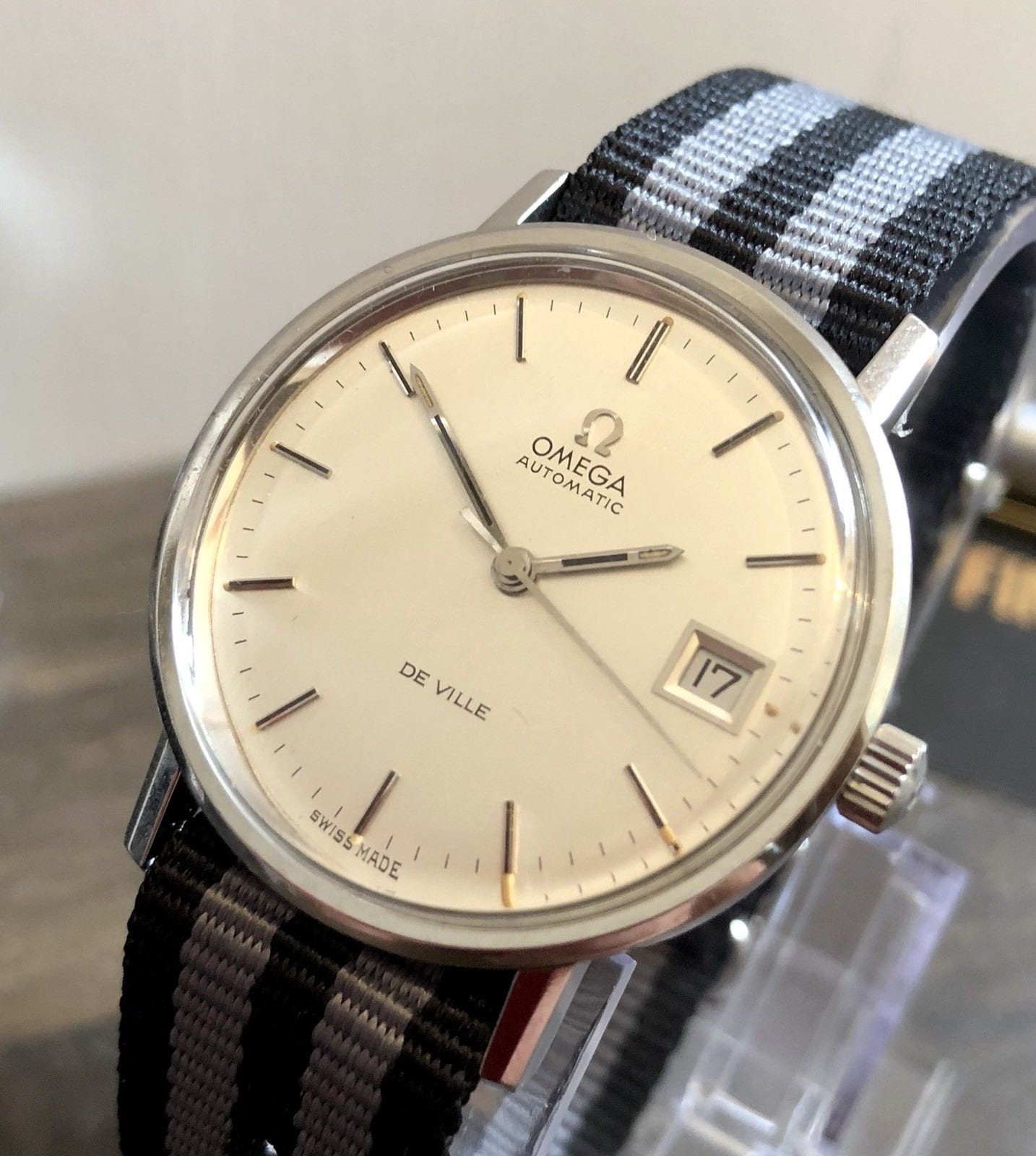 Omega Vintage 1970s Mens De Ville Automatic Nato James Bond Watch CAL 1002 Box