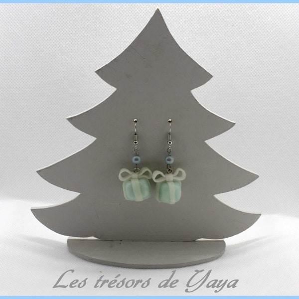 Boucles d'oreilles cadeau noel en fimo / perle bleue