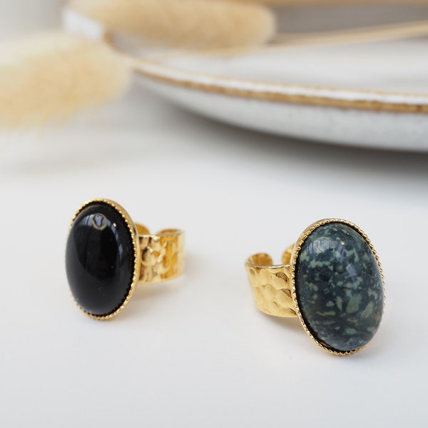 Bague ajustable JULIA / dorée à l’or fin / cabochon en jaspe ou onyx noir