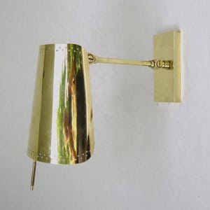 Exceptional wall lamp, 1950s, Mid Century, polished brass