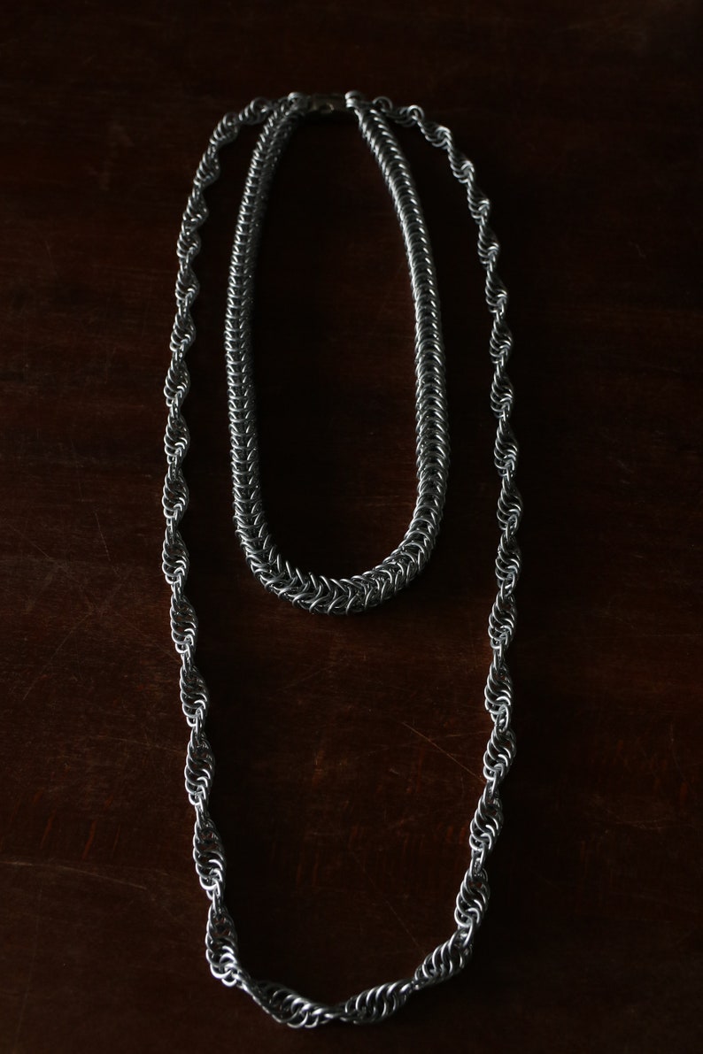 Queens Lacery chainmail necklace