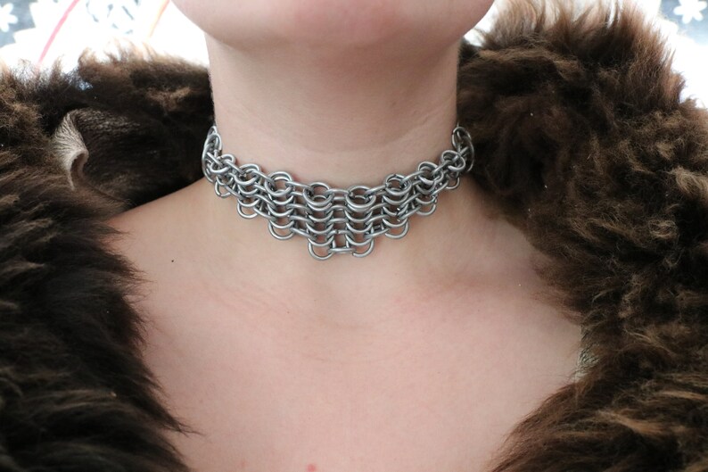 Triangle Chainmail Choker