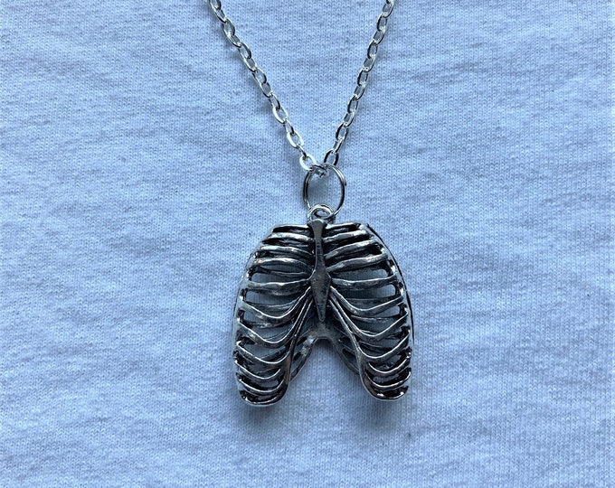 Human Anatomy Ribcage Pendant Necklace - Doctor Nurse Medical Jewelry Gift
