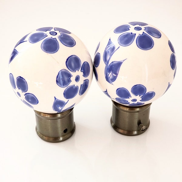 Embouts de tringle à rideaux blancs à fleurs bleues en céramique - boules en porcelaine