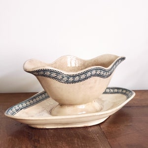 Terre de Fer sauceboat - Saint Amand and Hamage tableware - Laurier model - cottagecore decoration