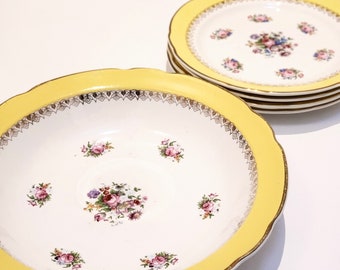 Petites assiettes à fleurs et plat assorti de Digoin Sarreguemines en terre de fer