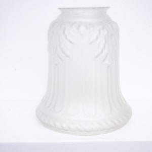 Tulpenförmiger Lampenschirm aus Milchglas, glockenförmige Leuchte, französische Vintage-Pendelleuchte aus Glas, Flohmarkt