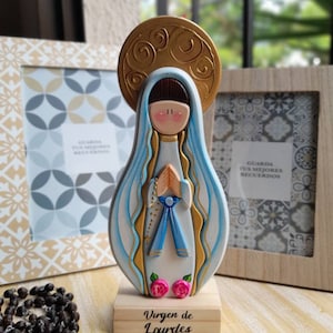 Figurine Our Lady of Lourdes Virgin and Saints in Wood Hand Painted by artisans Religious Icon Product decoration Souvenir image 1