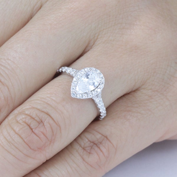 1CT Pear Cut Halo 925 Sterling Silver Diamond Simulant CZ Cubic Zircon Celebration CZ Engagement Ring Wedding Band Size 3-14 M027