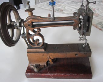 L'indespensib le Journeaux Model P Sewing machine. 1862 - 1872