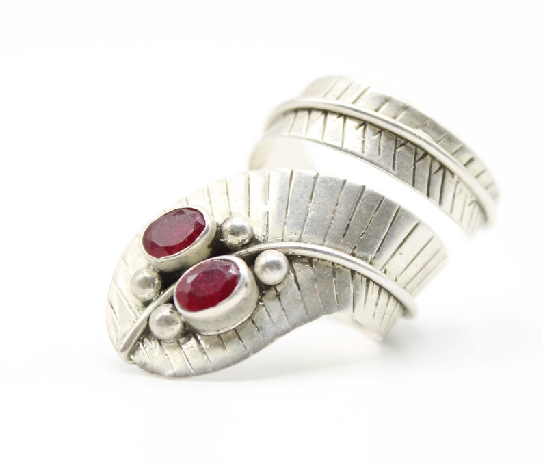 Adjustable Vintage Floral decoration Sterling Silver 925 Snake Ring with Rubies