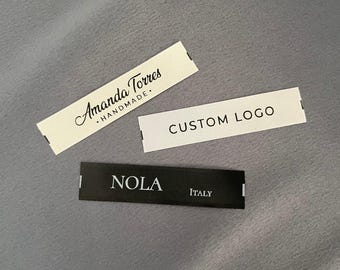 Juego de 100 etiquetas de satén suave en crema, negro o blanco, etiquetas artesanales personalizadas con su logotipo o texto personalizado