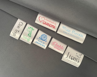 Etiquetas personalizadas de satén blanco para ropa de bebés y niños, accesorios, mantas, baberos, juguetes y diademas.