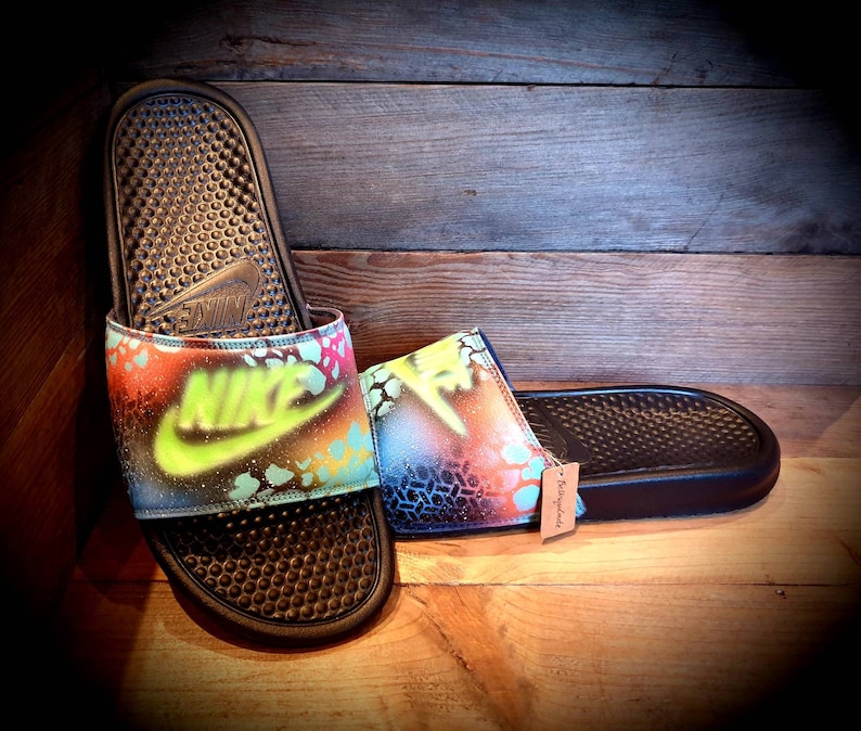 nike benassi sliders