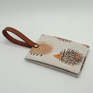 Bruine egel bagagelabel - Leuke reisaccessoires Unisex cadeau - Bijpassende paspoortset - Kofferbagagekaarthouder - Veganistisch leer