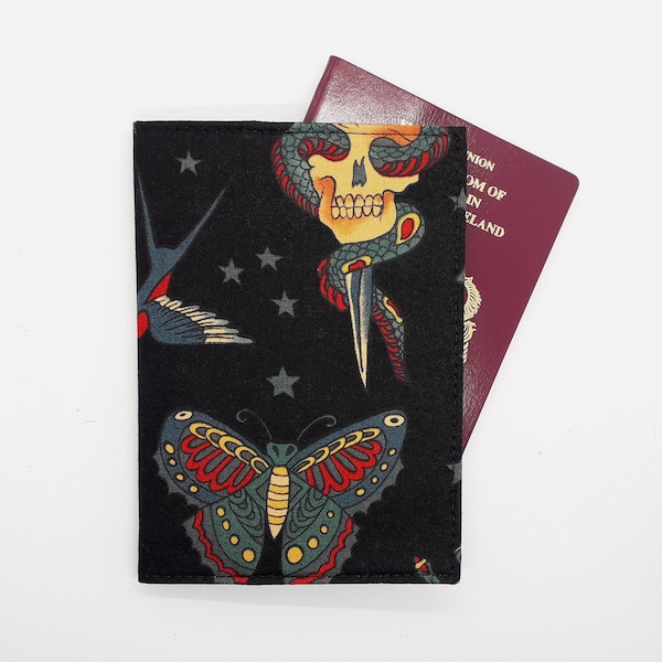 Etui pour passeport tatouages old school - Etui porte-passeport gothique cool - Cadeau traditionnel pour lui - Accessoires de voyage - Tissu en coton noir