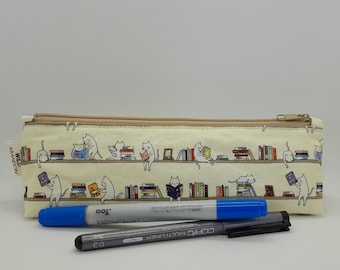 Estuche para lápices Library Cats - Kawaii japonés lindo - Útiles escolares universitarios - Bolígrafos de papelería - Regalo para amantes de los gatos - Bolsa pequeña con cremallera